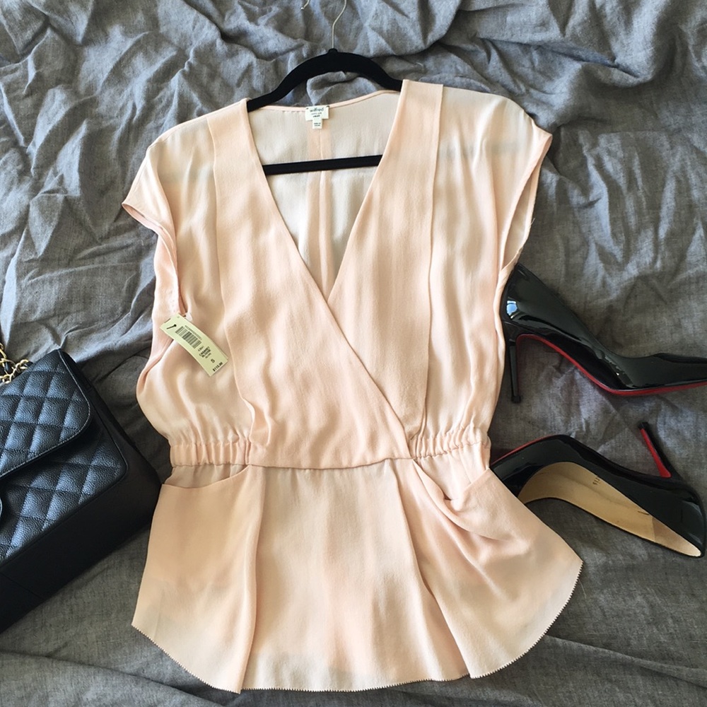 NWTs 100% silk blouse from Aritzia.